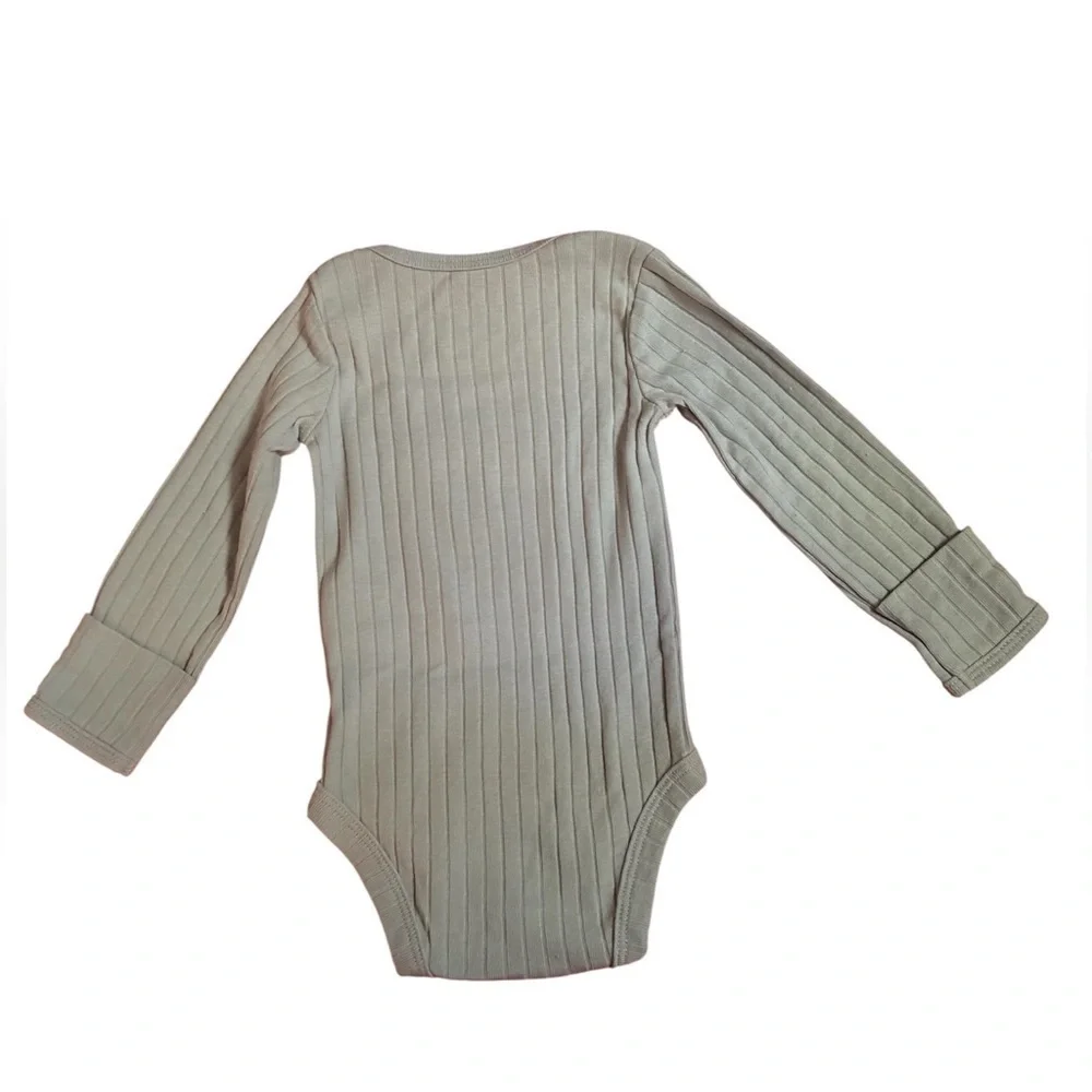 Carter's Ribbed Long Sleeve 3 Bodysuit size:0-3